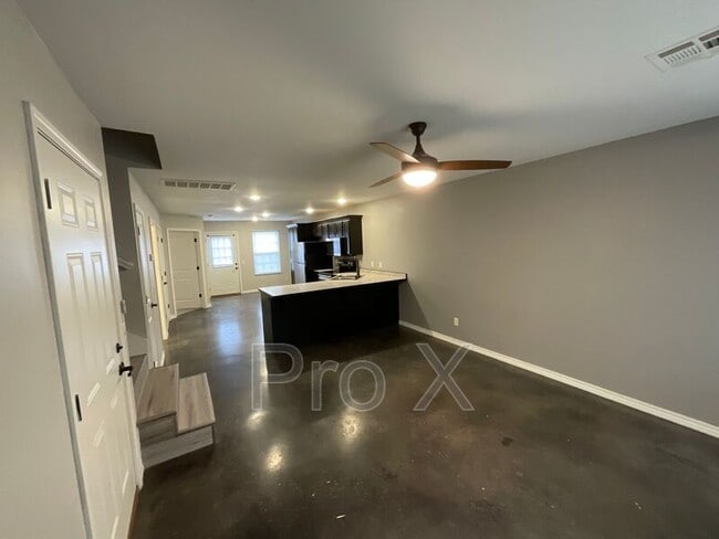 611 Easton Dr in Webb City, MO - Building Photo - Building Photo