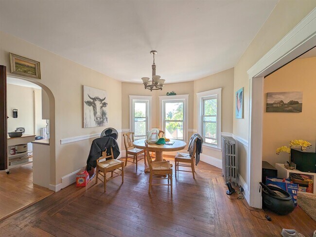 15 Paulina St, Unit 2 in Somerville, MA - Foto de edificio - Building Photo