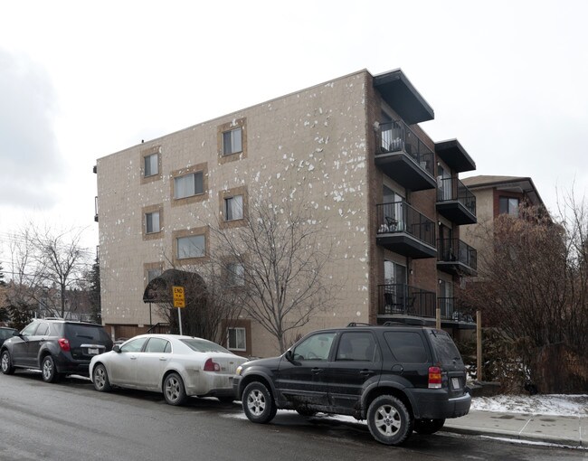1703 11th Ave SW in Calgary, AB - Building Photo - Building Photo
