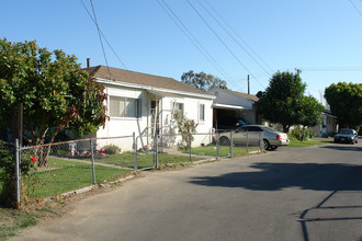 Santa Paula Apartments in Santa Paula, CA - Building Photo - Building Photo