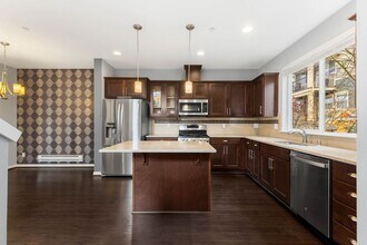 2506 Mulberry Walk NE in Issaquah, WA - Building Photo - Building Photo