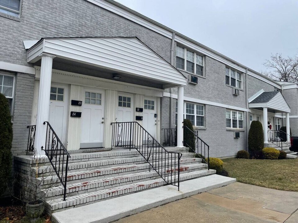 581 Patten Ave in Long Branch, NJ - Building Photo