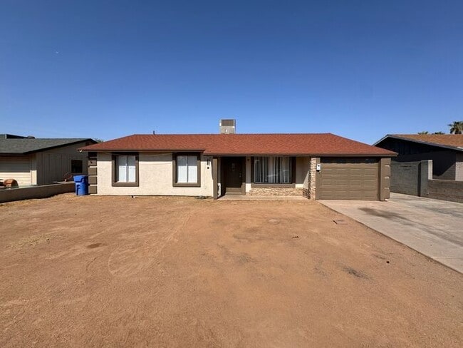 property at 2002 N 47th Dr
