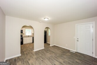 185 Hyde Cir in Newnan, GA - Building Photo - Building Photo