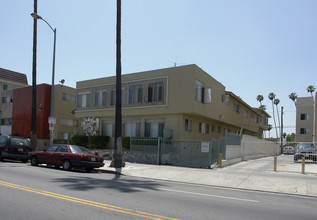 247 S. Normandie Apartments in Los Angeles, CA - Foto de edificio - Building Photo
