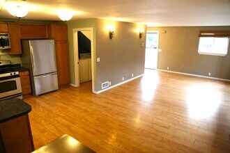 1380 NW Dream Pl in Corvallis, OR - Building Photo - Building Photo