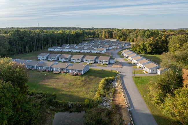Green Village II in Salem, CT - Building Photo - Building Photo