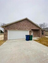 4404 W Harris St in Greenville, TX - Building Photo