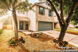 8119 Willow Country in San Antonio, TX - Building Photo