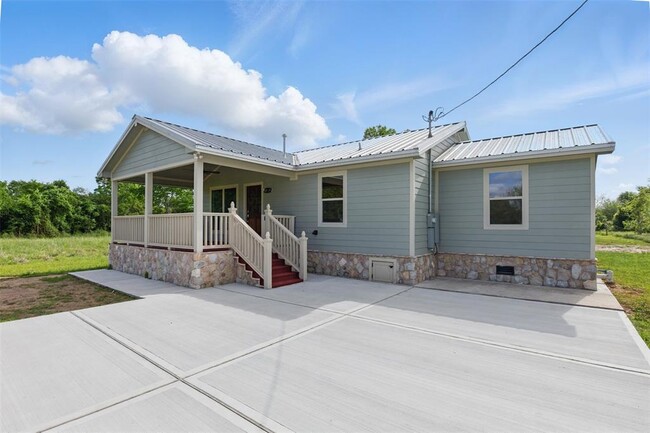 924 24th St in Hempstead, TX - Foto de edificio - Building Photo