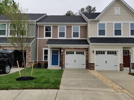 12736 Prestonfield Dr in Chester, VA - Building Photo