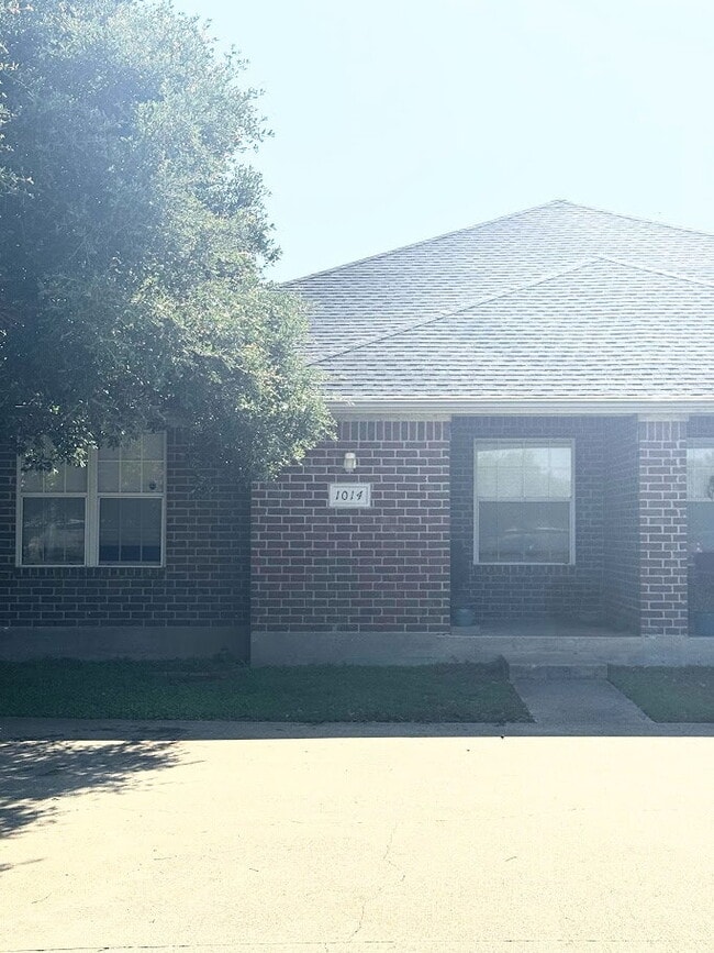 property at 1014 Sun Meadow Ct