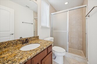 5210 Petty St in Houston, TX - Building Photo - Building Photo