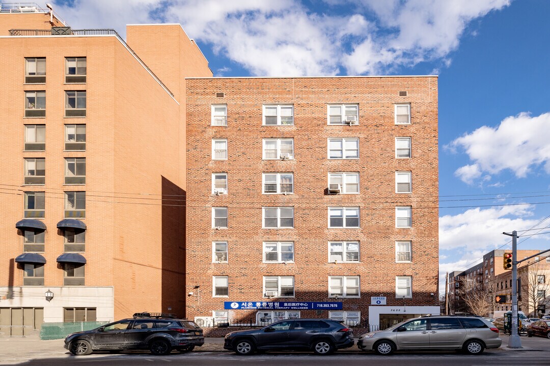 Vernon Arms in Flushing, NY - Building Photo