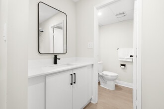 The Terrace on Lundy's in Niagara Falls, ON - Building Photo - Building Photo