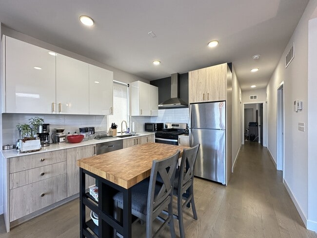 908 N California Ave in Chicago, IL - Building Photo - Building Photo