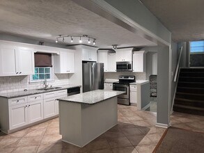 2810 Leisure Woods Ln in Decatur, GA - Building Photo - Building Photo