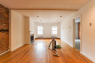 1750 Washington St, Unit 8 in Boston, MA - Foto de edificio - Building Photo