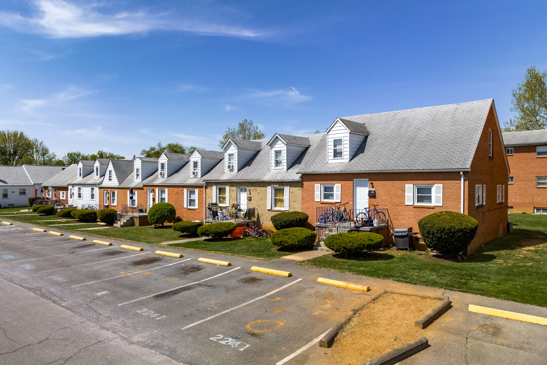 Blue Ridge Apartments in Winchester, VA - Foto de edificio