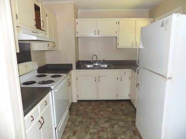 property at 5013 Houston Rd