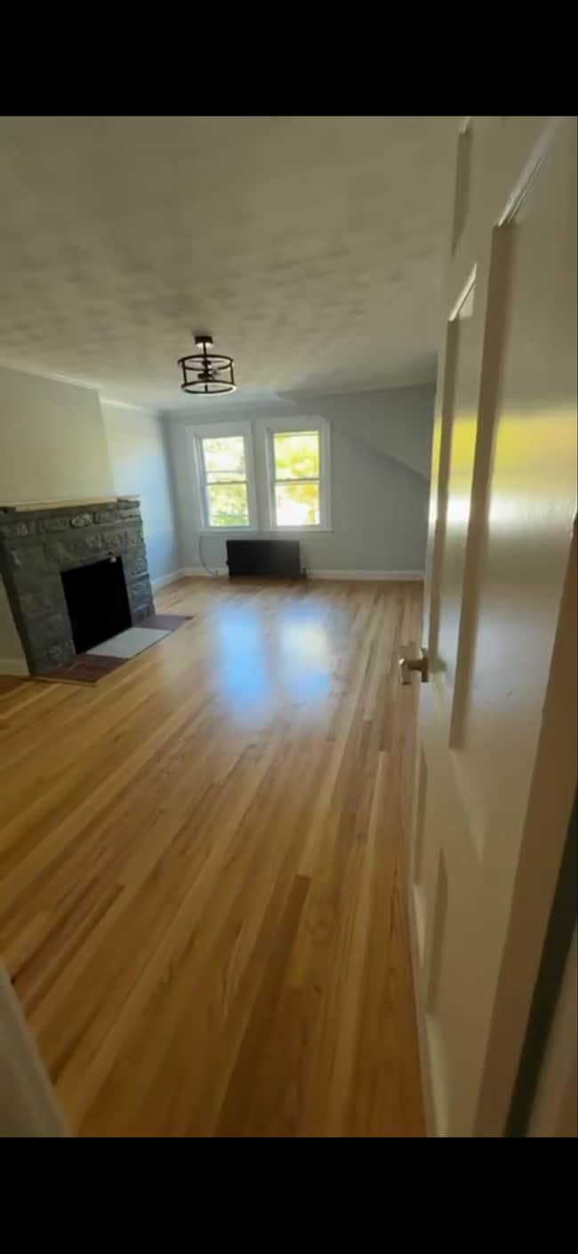 121 Maple St, Unit 121 in Belmont, MA - Building Photo - Building Photo