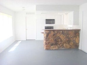 1506 N Preston St in Ennis, TX - Building Photo - Building Photo