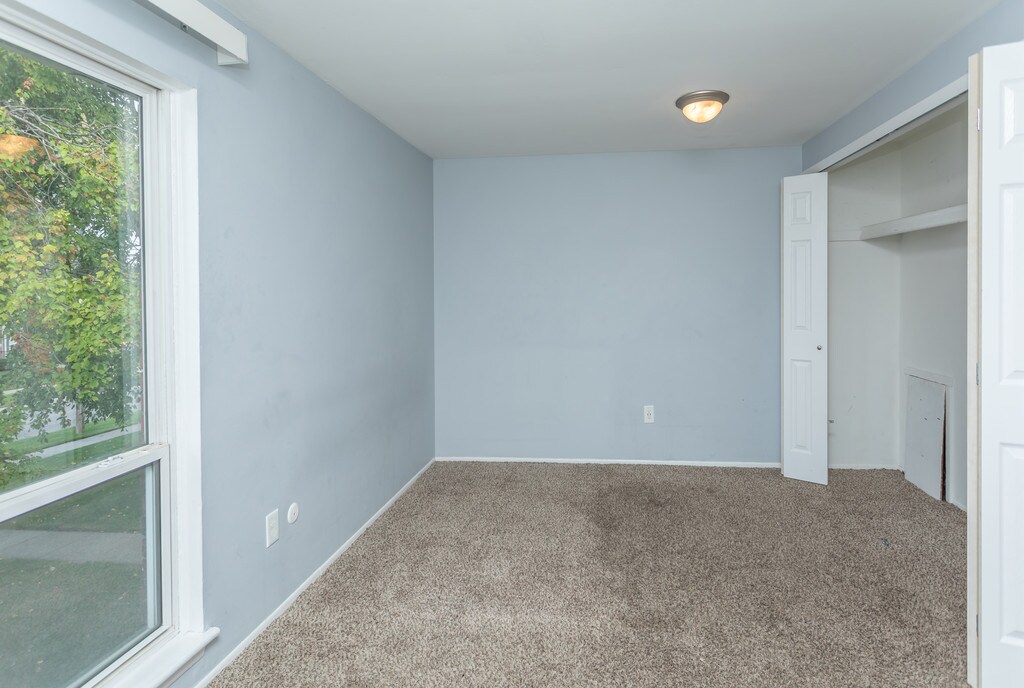 Kings Pointe Apartments Warren, MI in Warren, MI