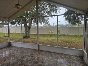 18002 Birdwater Dr in Tampa, FL - Building Photo - Building Photo