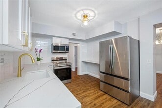 2851 W Bay Ave in Tampa, FL - Foto de edificio - Building Photo