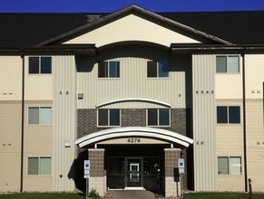 Campus Place 2 Apartments in Grand Forks, ND - Building Photo - Building Photo