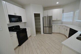 2361 Murphy Ct in Red Oak, TX - Foto de edificio - Building Photo