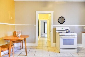 806 E Ashby Pl, Unit 1 in San Antonio, TX - Building Photo - Building Photo