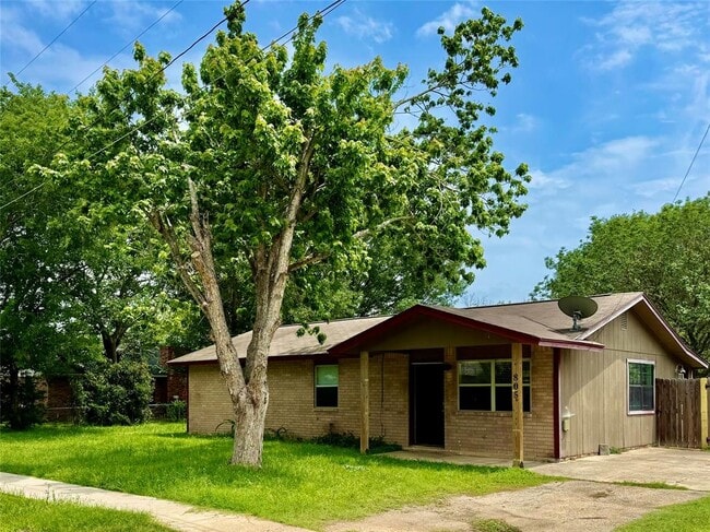 property at 805 Laurel St