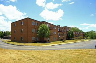 Marcella Arms in Richmond Heights, OH - Foto de edificio - Building Photo