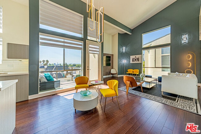 property at 600 Ridgeley Dr