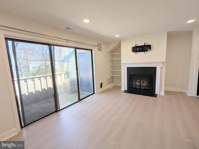 property at 1616 Morris Ct