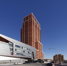 Hunter's Point South Crossing in Long Island City, NY - Building Photo - Building Photo