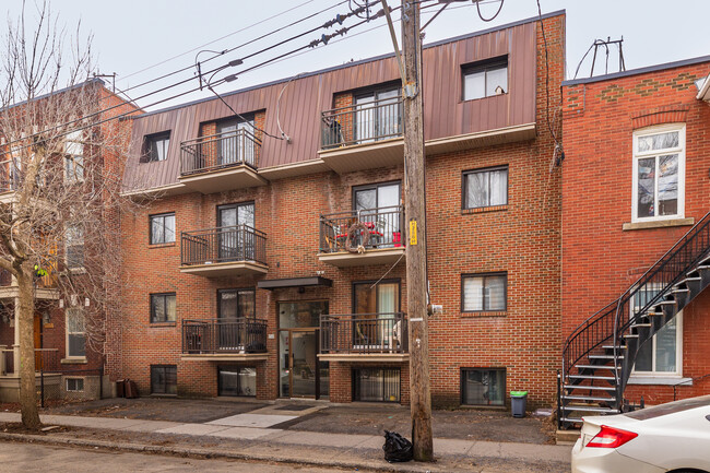 5560 8E Av in Montréal, QC - Building Photo - Building Photo