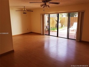 3330 Atlanta St-Unit -1D in Hollywood, FL - Building Photo - Building Photo