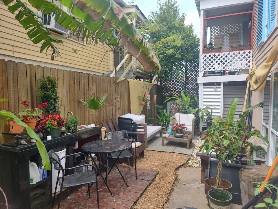 1815 37th St in Galveston, TX - Foto de edificio