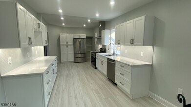 170 Berkeley Ave in Bloomfield, NJ - Building Photo - Building Photo