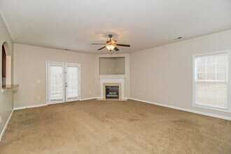 1025 Franklin Ct in Austell, GA - Foto de edificio - Building Photo