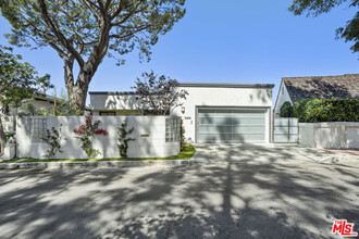 3355 Tareco Dr in Los Angeles, CA - Building Photo - Building Photo