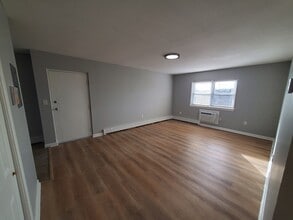 215 Pearl St in Stoughton, MA - Building Photo - Building Photo