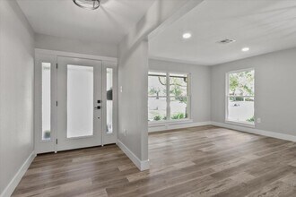 4615 Barton Ln in Beaumont, TX - Foto de edificio - Building Photo