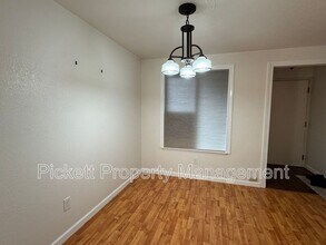 3935 NW Fairway Ln in Bremerton, WA - Building Photo - Building Photo