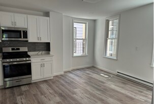 10 Boston St, Unit 2 in Boston, MA - Building Photo