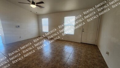 23804 N High Dunes Dr in Florence, AZ - Foto de edificio - Building Photo