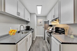 ReNew Avery Park in Fairfield, CA - Foto de edificio - Building Photo