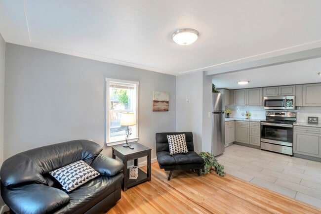 property at 3372 W Custer Pl
